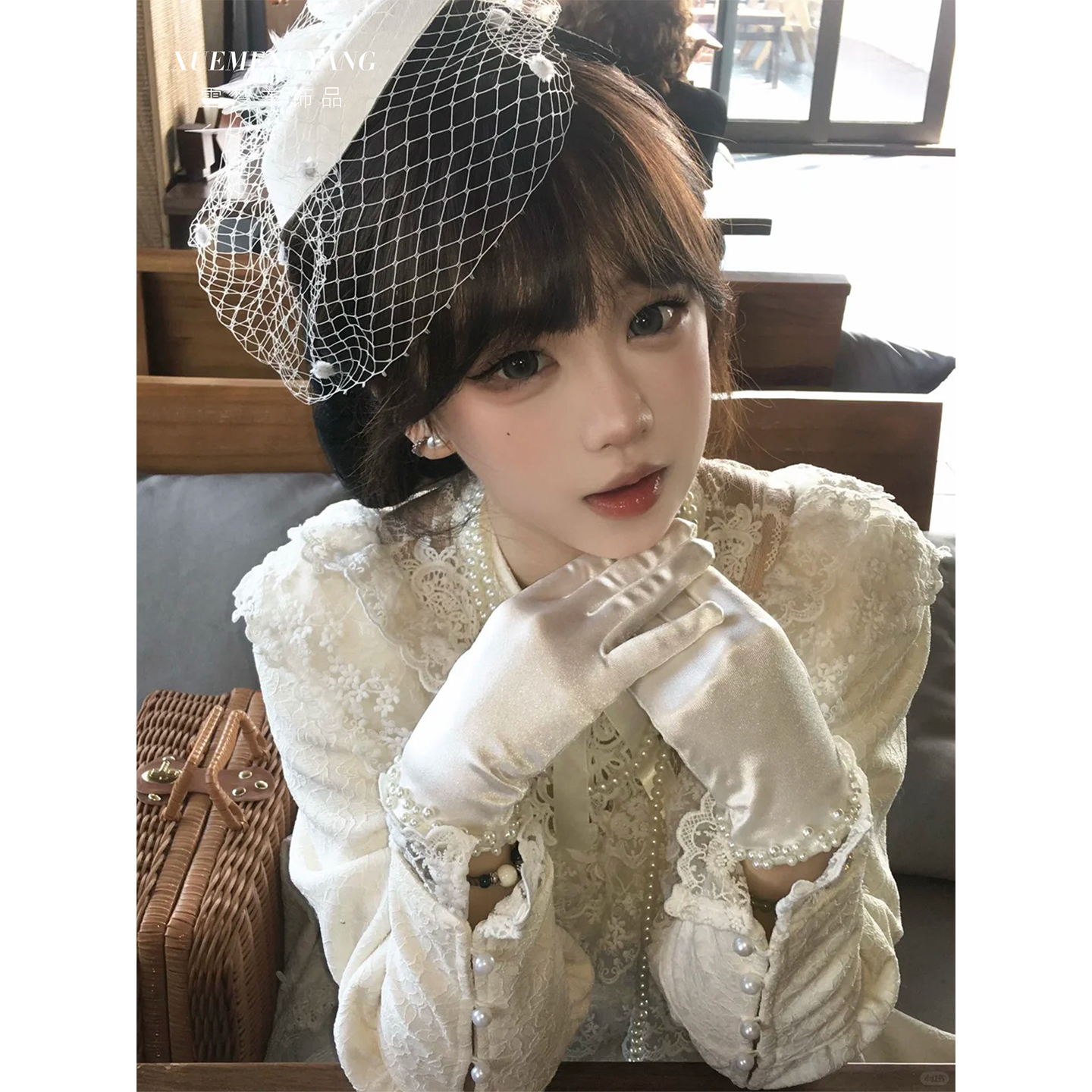 雪梦羊手套缎面机打小珍珠款短款