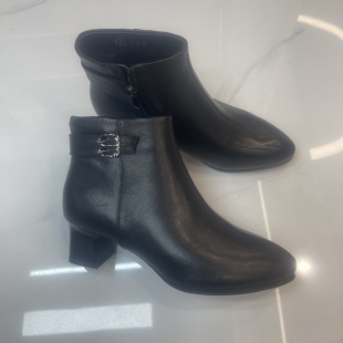 外贸真皮短靴女款洋气妈妈鞋新款秋季粗跟不累脚加绒皮鞋女棉靴