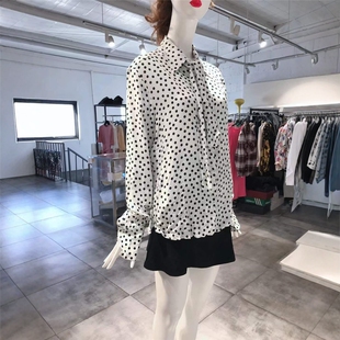 LORENZO SERAFINI 衬衫 PHILOSOPHY 波点翻领女装 699 L穿