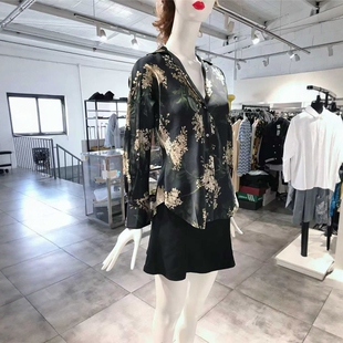 XS-S穿 VINCE. 常规款单排多扣碎花长袖女装上衣 730