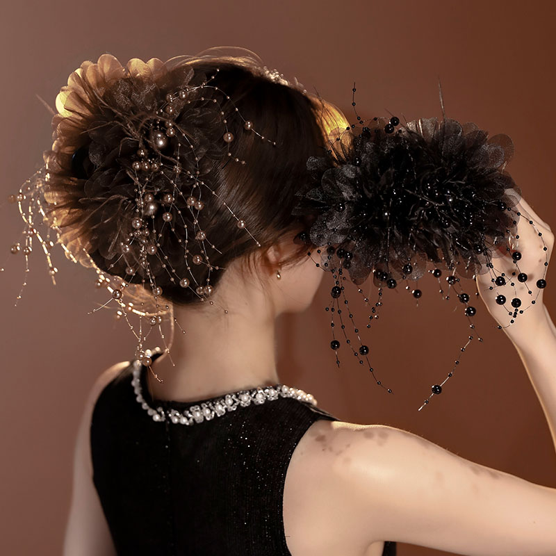 高级感牡丹花流苏抓夹女2024