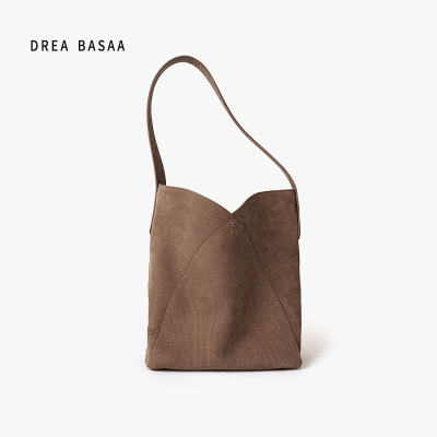 DREABASAA花瓣磨砂荔枝纹水桶包