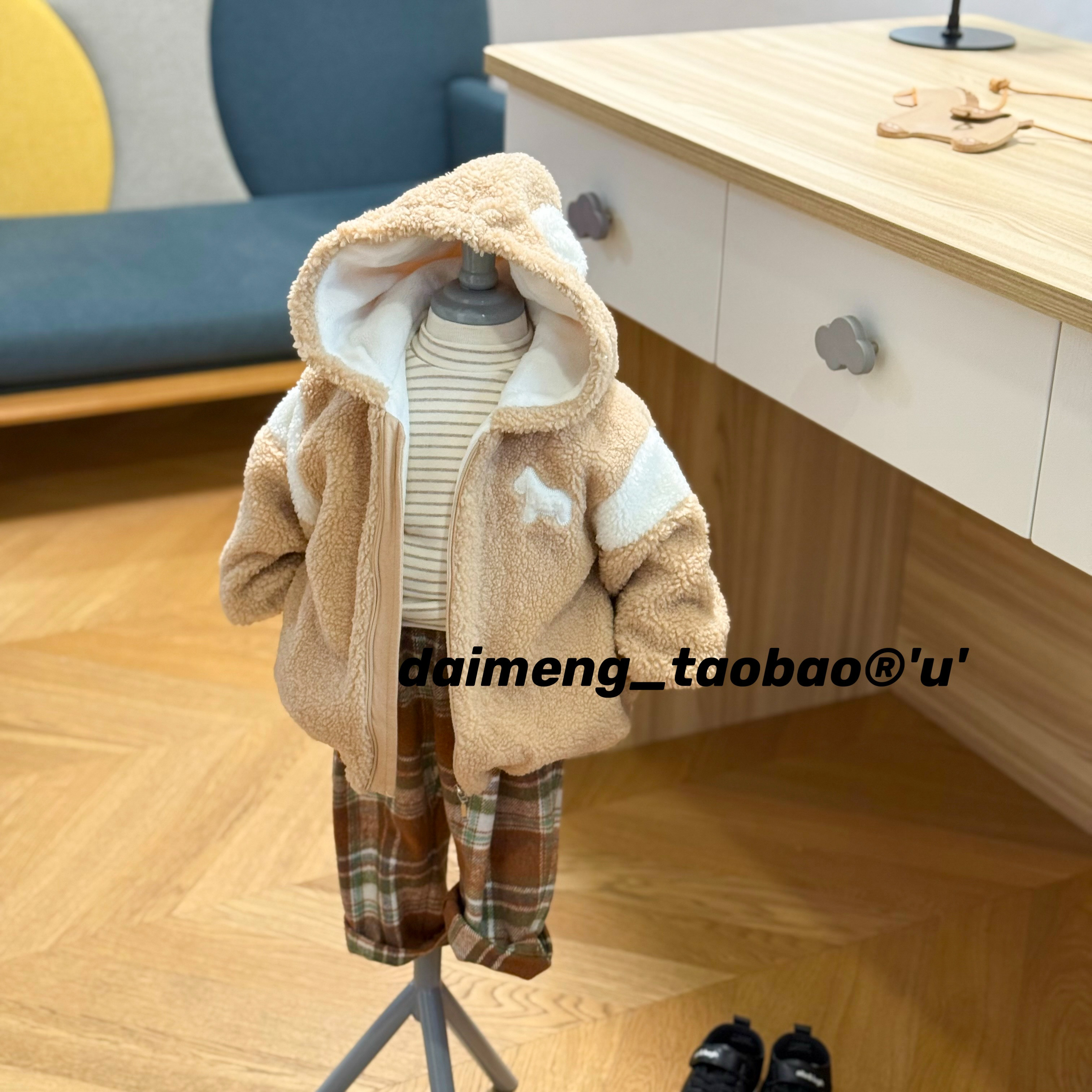 不打折90-120码出口韩冬款男女童卡其拼色羊羔绒卡通连帽柔软外套