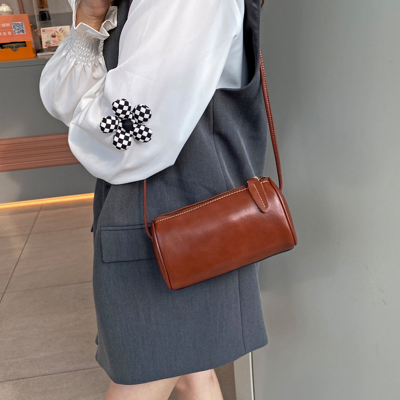 2025夏季新款真皮休闲轻便女包放手机纯牛皮单肩斜挎小包包女百搭