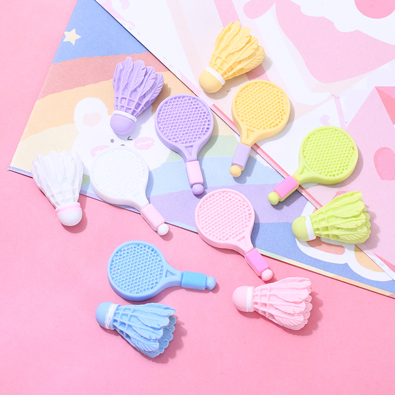 马卡龙色羽毛球拍羽毛球