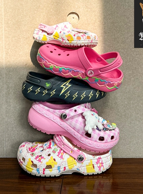 卡骆驰Crocs x Hello Kitty 凯蒂猫经典云朵卡通彩色洞洞鞋拖鞋