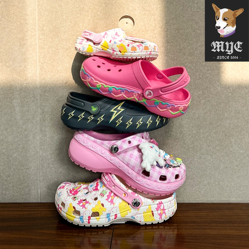 卡骆驰Crocs x Hello Kitty 凯蒂猫经典云朵卡通彩色洞洞鞋拖鞋