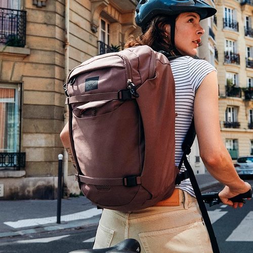 osprey小鹰背包脉冲24升通勤出差旅行骑行包电脑包双肩包34大容量