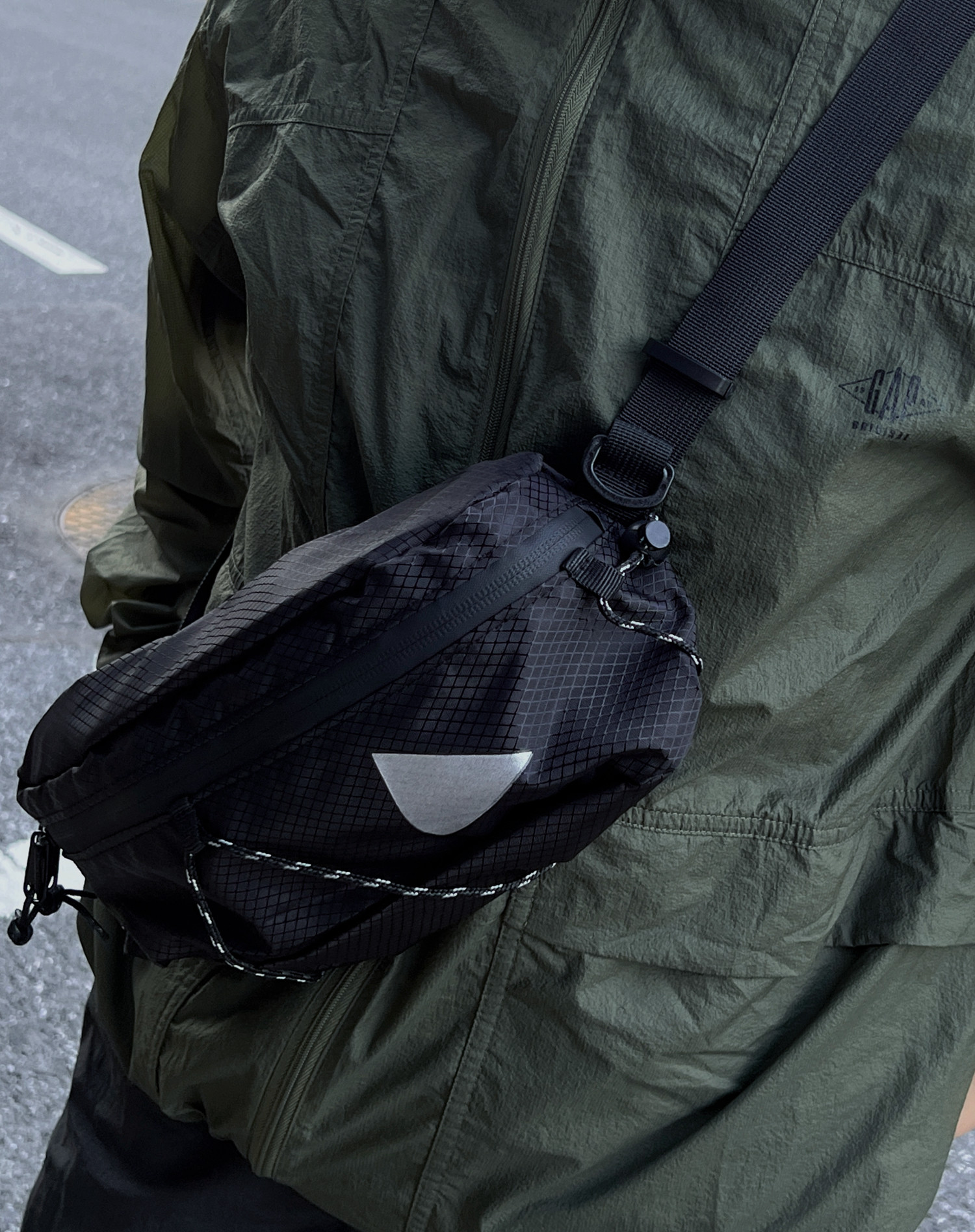 轻薄运动休闲胸包男士户外风便捷防泼水胸前斜挎包通勤尼龙布腰包,箱包皮具/热销女包/男包,胸包,淘宝优惠券,粉丝福利购,淘宝优惠卷