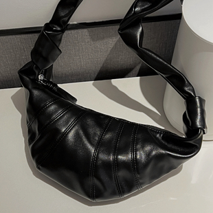 百搭单肩潮流包 小众设计可颂牛角包ins中性风三角斜挎包男女韩版