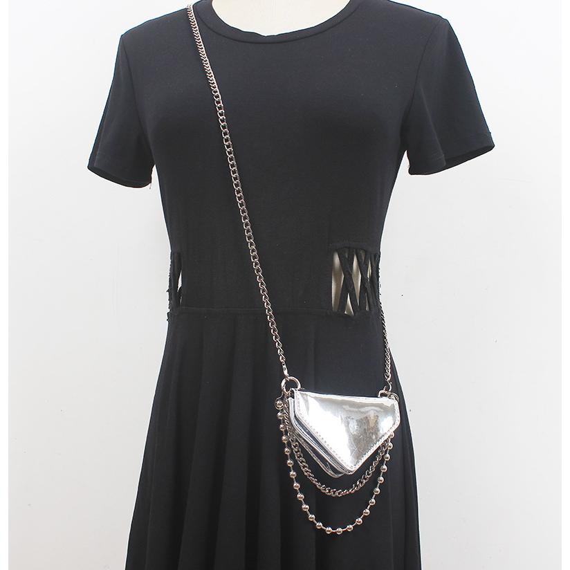 法式时尚高级感小众设计感亮面链条斜挎小三角包个性腰包女腰带潮