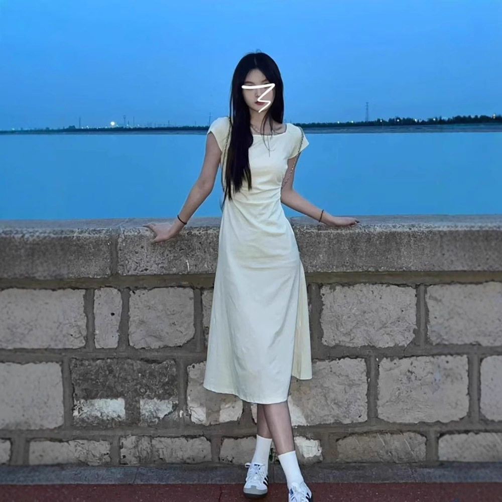 法式白色方领鱼尾包臀连衣裙