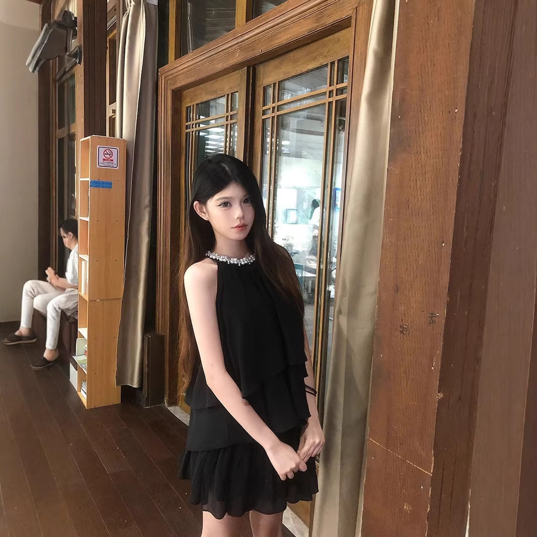 2026夏法式珍珠挂脖裙裤套装女