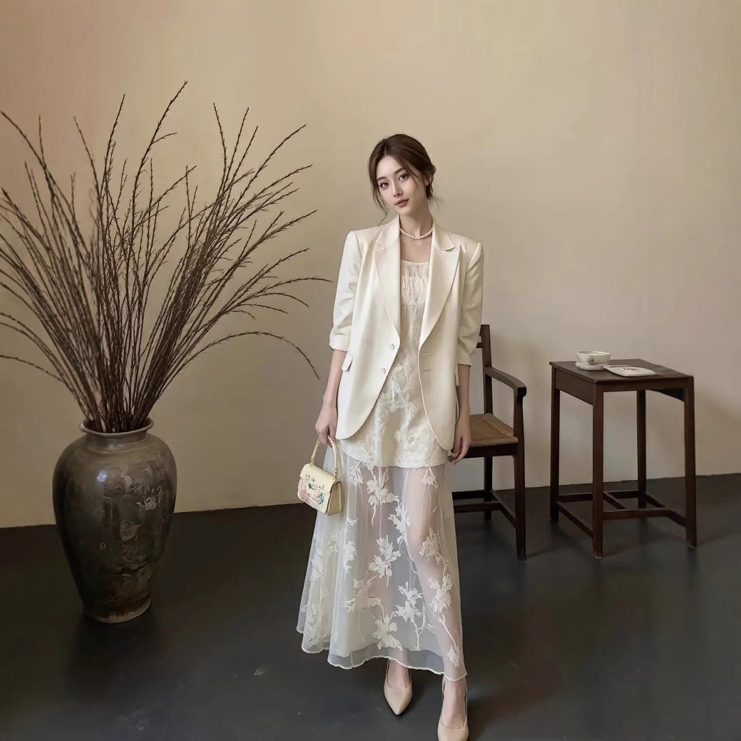 春夏小香风白色西装吊带裙两件套