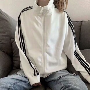2026春秋新款三条杠外套女韩版薄款夹克学生黑色棒球服女宽松bf潮