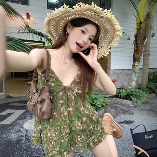 新款 实拍现货夏季 纯欲风上衣设计感V领亮丝多层蛋糕别致小吊带