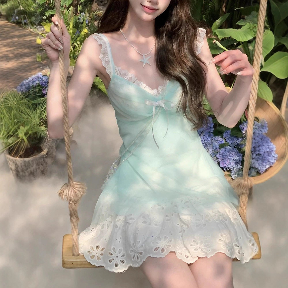 海盐精灵吊带蕾丝收腰短裙夏季