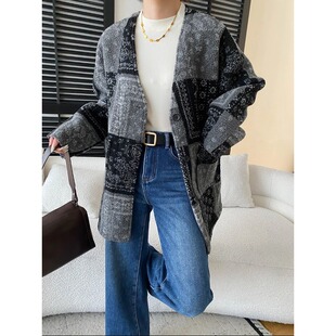 丽光 高级中古感 慵懒风腰果花拼色V领仿羊羔毛保暖外套 SN8434