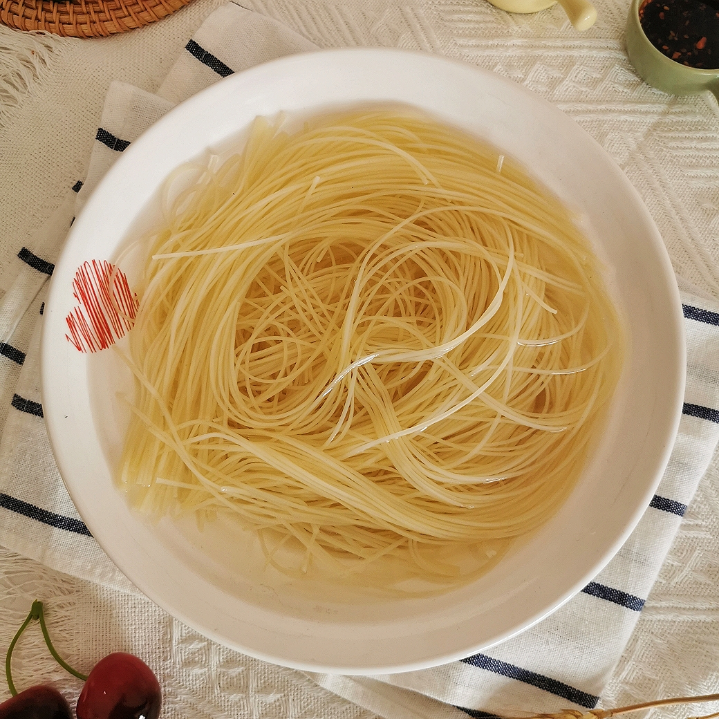 佳木斯细冷面半干冷面5斤商用家用正宗鲜族冷面板小麦粉制作