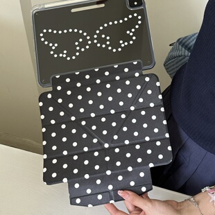 黑色波点翅膀适用苹果ipad10代平板保护套ipadair6Y折搭扣款mini7/air5/air2防摔ipadpro时尚ipad9/11代女款