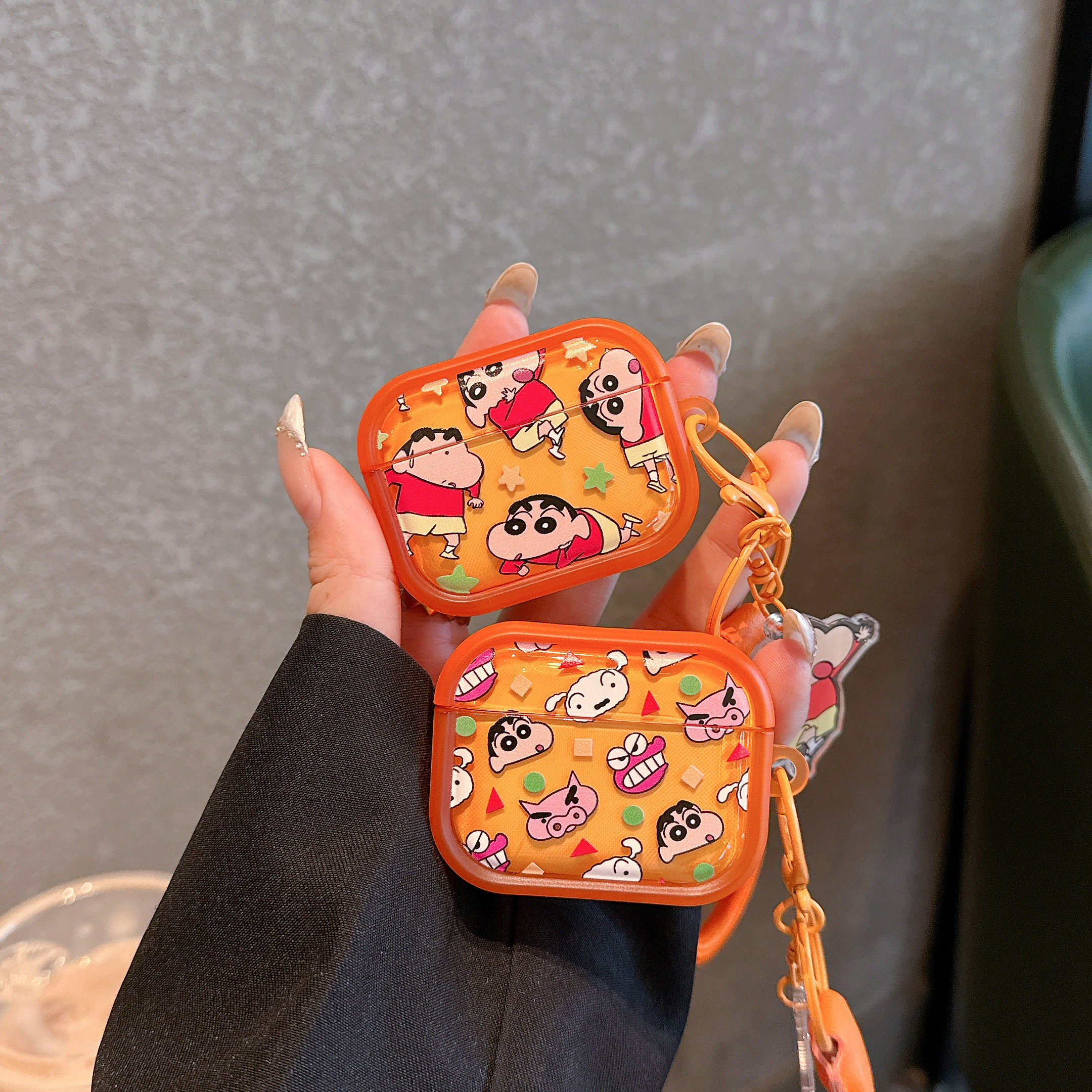 蜡笔小新适用苹果AirPodspro2耳机壳airpods2/3/4耳机保护套airpodspro3个性创意时尚无线蓝牙彩色相框耳机壳