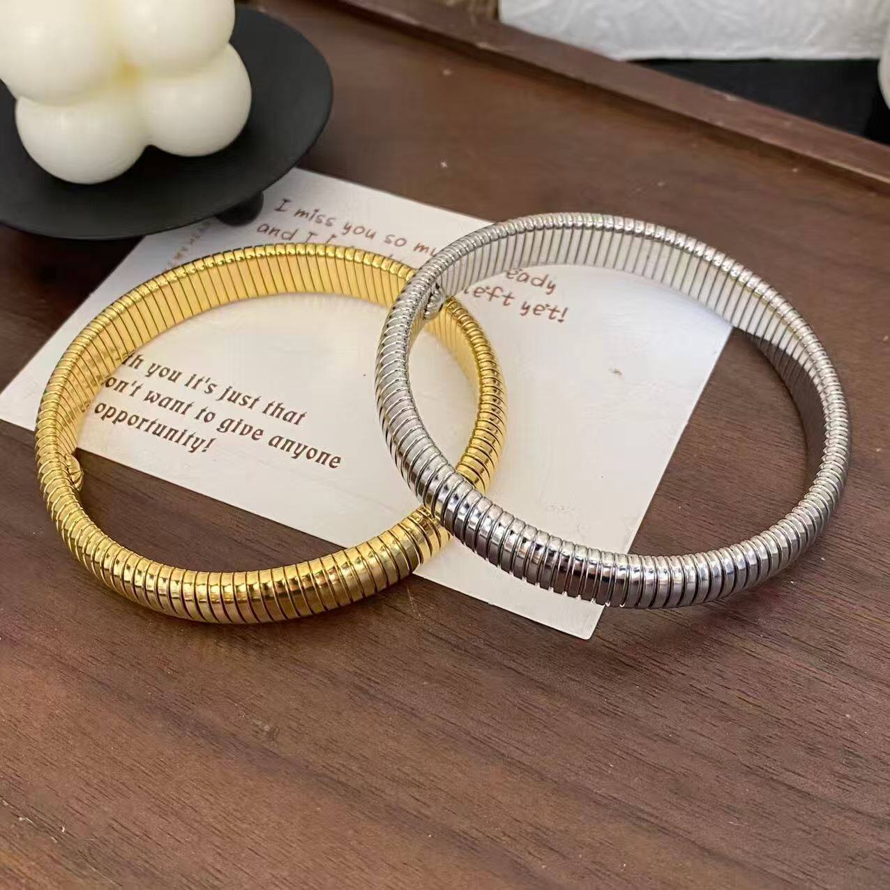 金属弹簧手镯女可伸缩调节钛钢不掉色手环金银色时尚百搭饰品