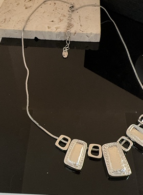 26新款钛钢几何长方形锁骨链