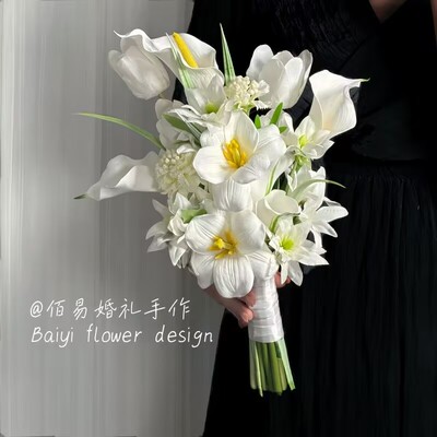 白色婚礼花束手作优雅款马蹄莲