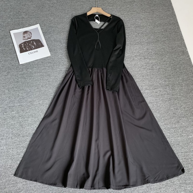 连衣裙女2025早秋新款韩系气质V领设计感高级显瘦纯欲长款裙子