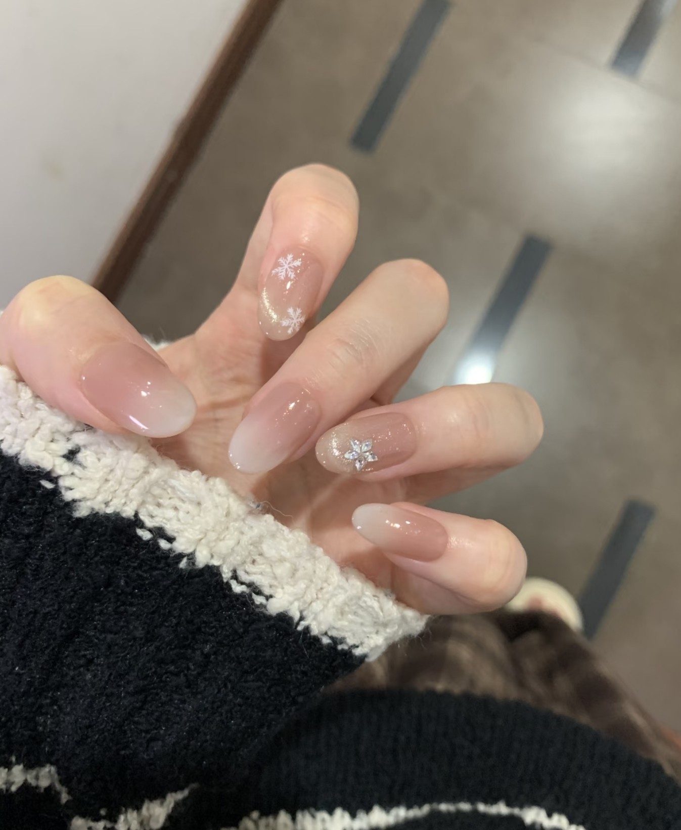 手工定制穿戴甲雪花美甲短椭圆高级感裸色显白渐变甲片2026新款,彩妆/香水/美妆工具,穿戴甲/甲片,淘宝优惠券,粉丝福利购,淘宝优惠卷