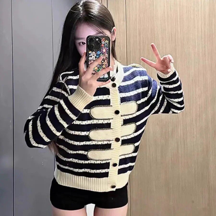 2025秋冬新款时尚韩版小香风条纹针织开衫毛衣外套女气质圆领上衣