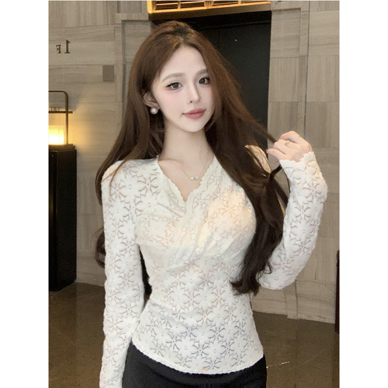 纯欲辣妹性感V领蕾丝打底衫秋冬