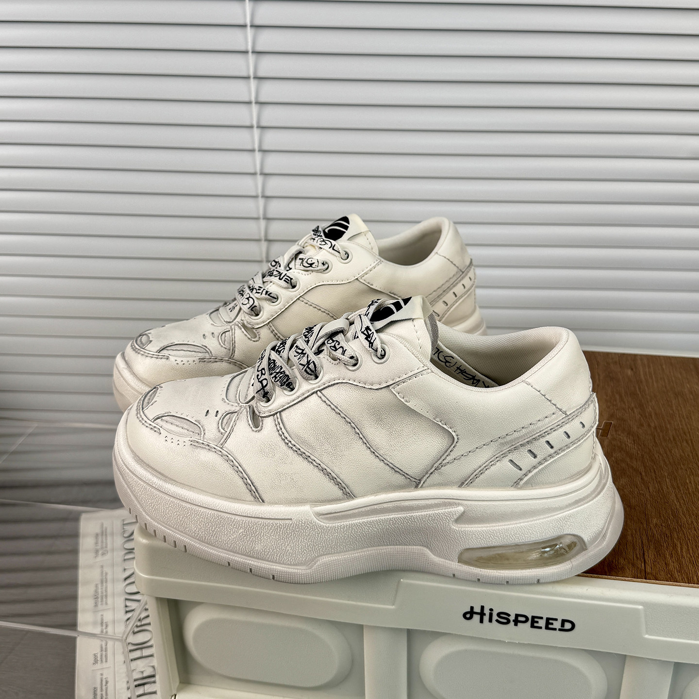 高级感复古气垫真皮小白鞋女2026春季新款爆款休闲鞋透气运动板鞋