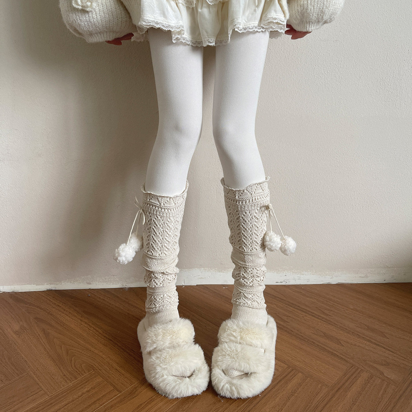 袜贵人日系新品针织镂空小香风羊羔毛球少女软妹学生中筒堆堆袜女