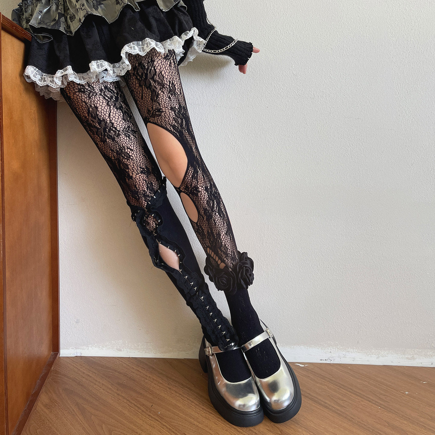袜贵人新品轻亚风哥特暗黑破洞镂空内衣扣翻领中筒袜蕾丝小腿袜女,女士内衣/男士内衣/家居服,连裤袜/打底袜,淘宝优惠券,粉丝福利购,淘宝优惠卷
