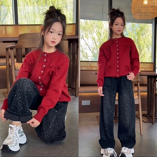 女童新年超好看红色亮片毛衣开衫设计感烫钻满天星牛仔弯刀裤套装