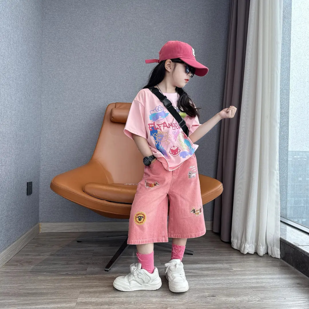 女童粉色短袖多腊肠狗刺绣裤套装