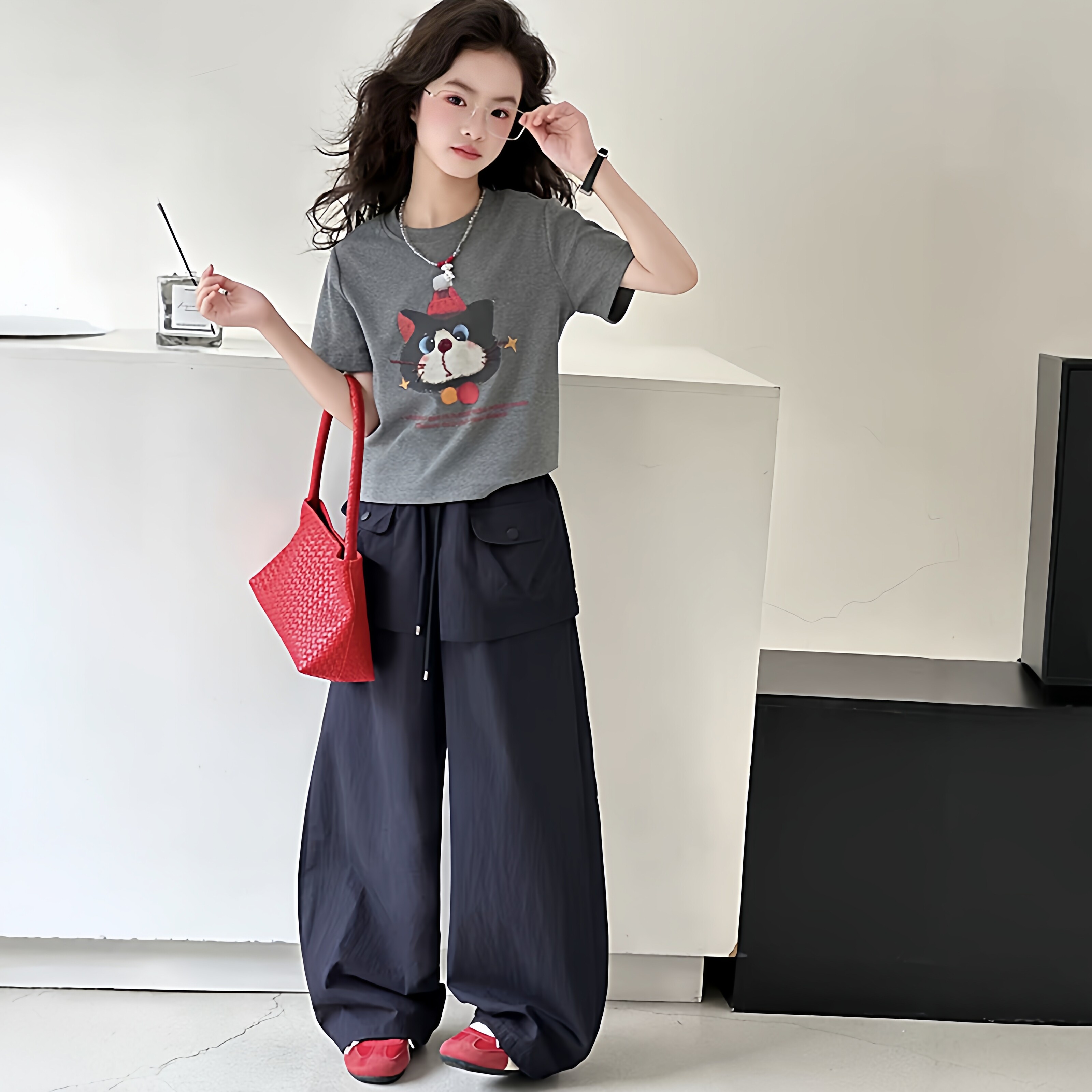女童夏季套装卡通猫咪印花短袖T恤设计感屁帘工装阔腿裤两件套韩
