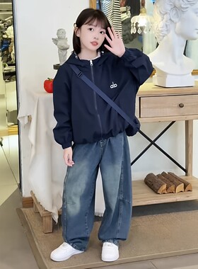 女童高级感字母连帽户外冲锋衣