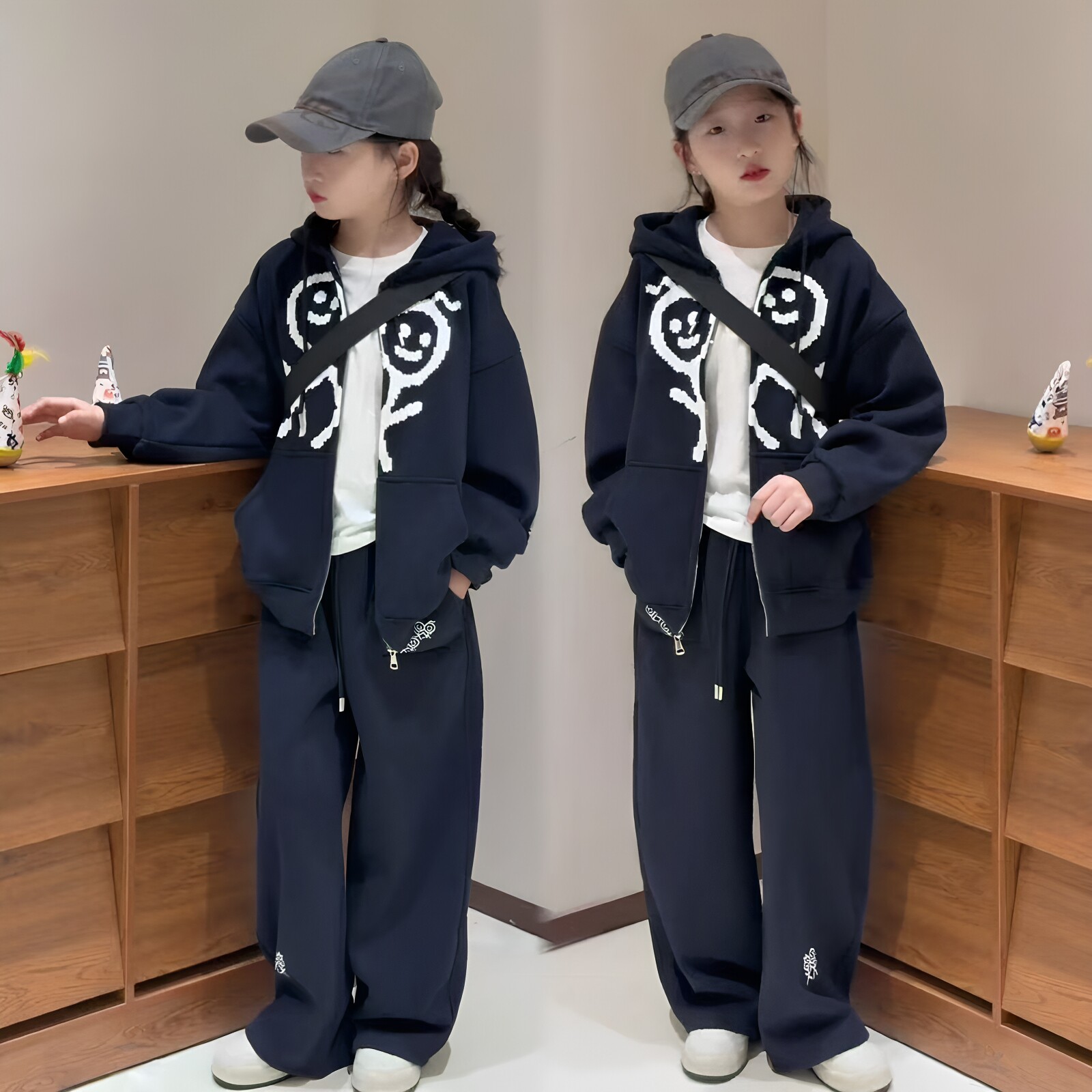 女童秋冬加厚套装中大童韩版火柴人卡通印花外套休闲裤两件套潮范