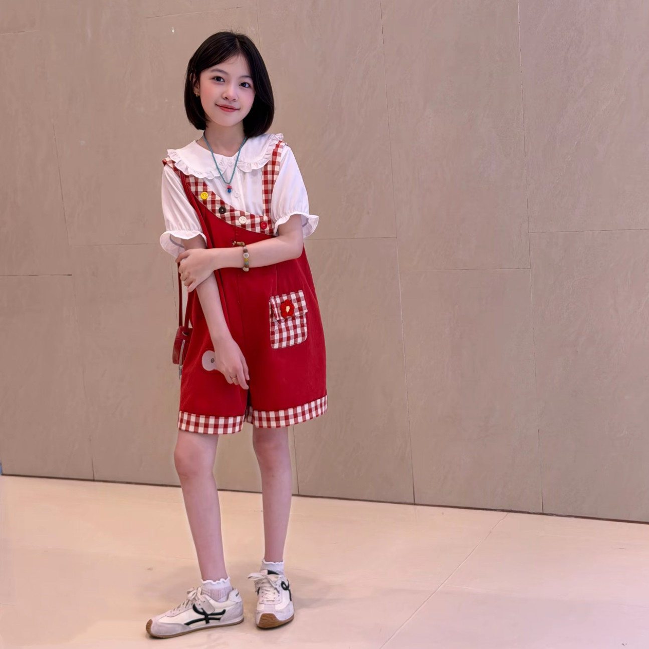女童卡通背带裤娃娃领上衣套装