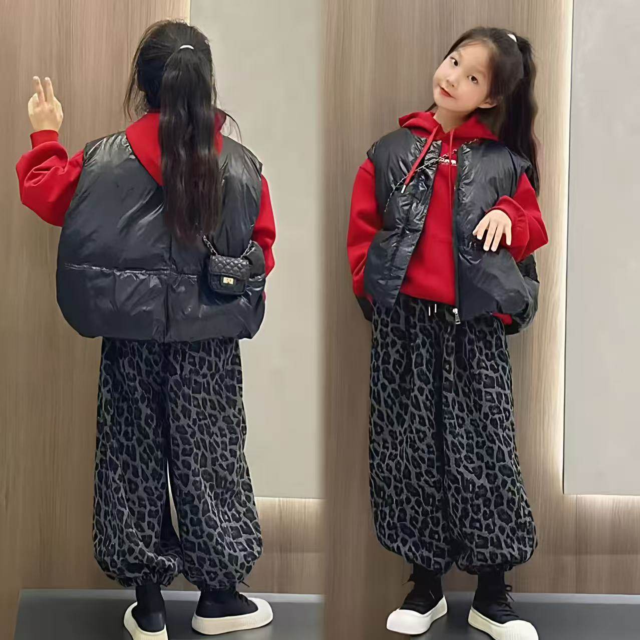 女童韩系羽绒棉圆领马甲一体绒红色连帽卫衣豹纹灯笼裤洋气三件套