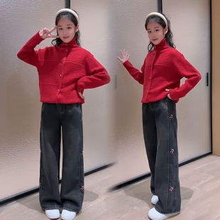 女童韩版简约红色高领毛衣开衫刺绣牛仔直筒裤初中生本命年套装潮