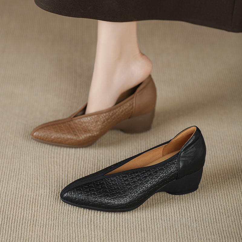 3CM低跟女单鞋尖头粗跟女士小皮鞋真皮矮跟妈妈鞋四季款羊皮女鞋