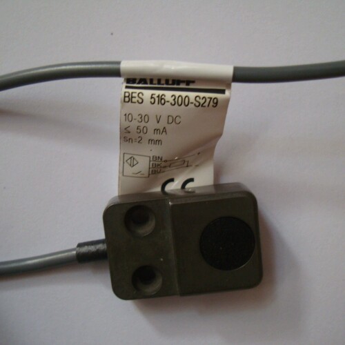 寻《《接近开关。BALLUFF/巴鲁夫。型号：BES516-300