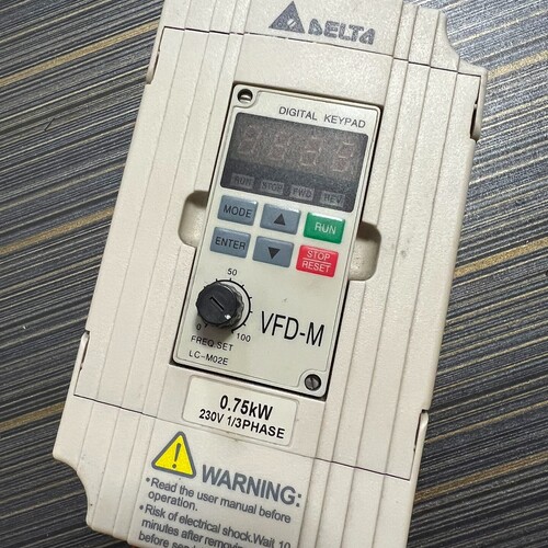 寻《《台达变频器 750w 型号VFD007M21A
