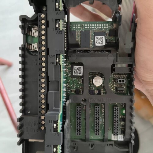 寻《《伟肯变频器主板CPU板PC01582F，原装拆机，成色漂亮。