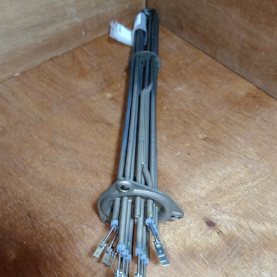 寻《《RESISTENZA 加热管RICA 6042200 400