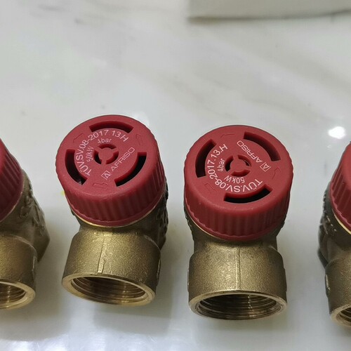 寻《《正常拆机原装进口德国菲索安全阀(CW617N 50KW 4