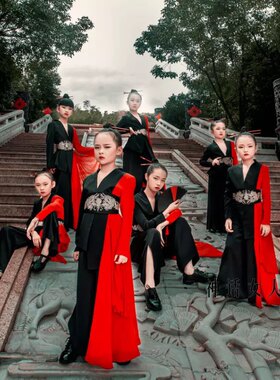炫步国潮武侠风模特走秀演出西装